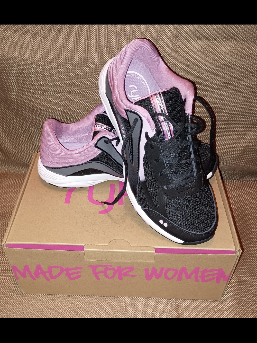 Rykä 8M Women's Dash Pro Black and Pink Lace-Up Walking Shoes New IOB